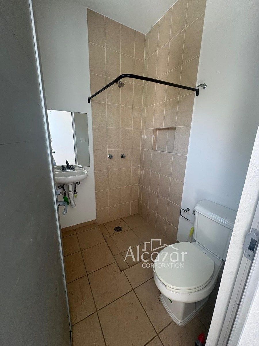 Baño de servicio, foto 23 de 23