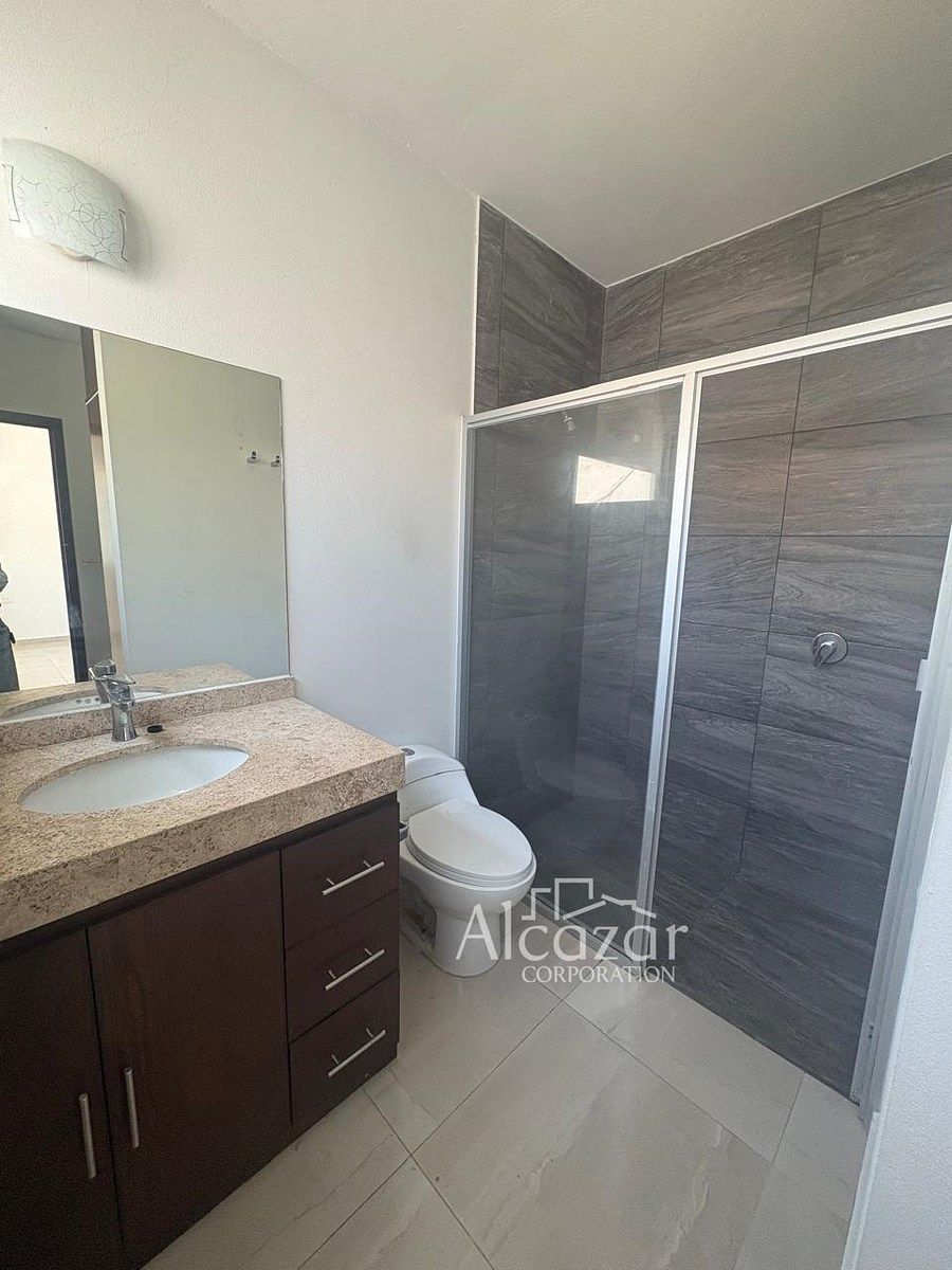 Baño principal, foto 16 de 23