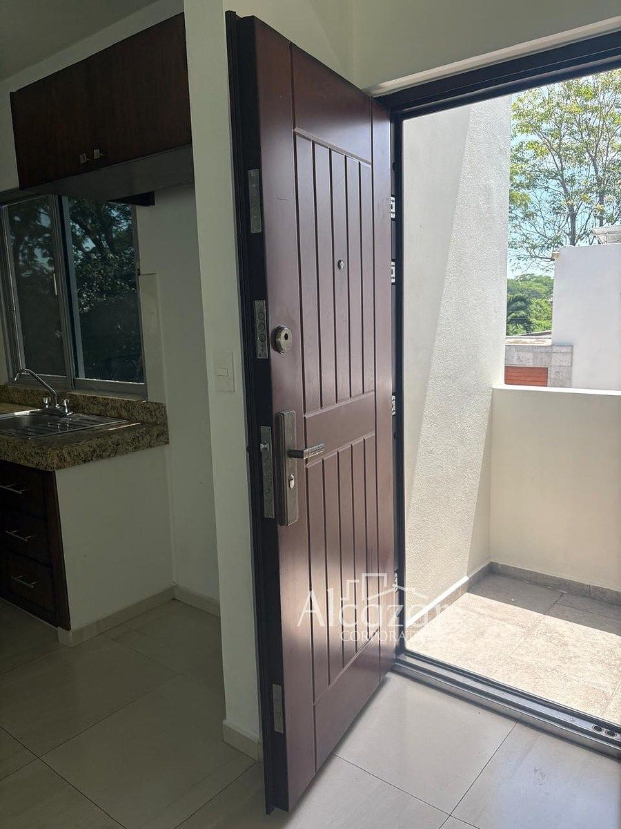 Puerta principal de seguridad, foto 11 de 23