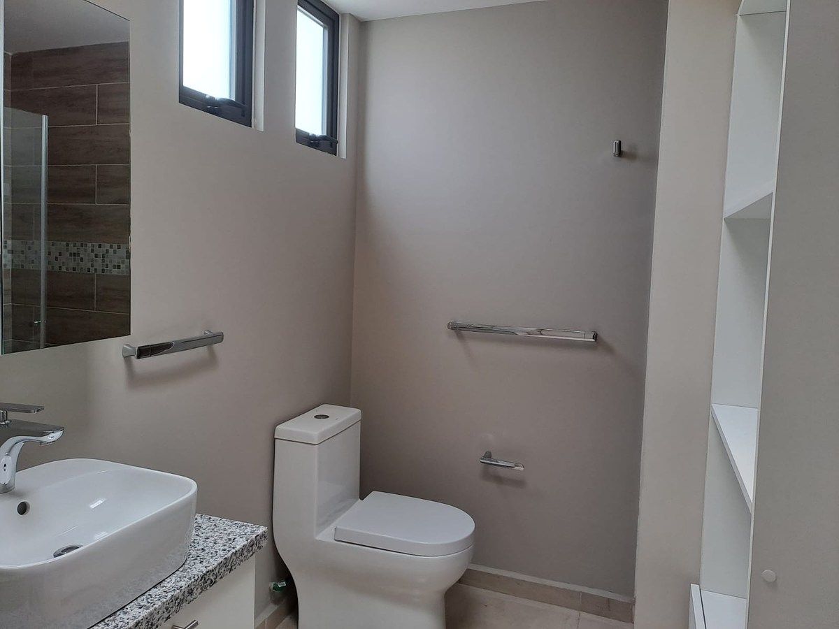 Baño principal, foto 9 de 12