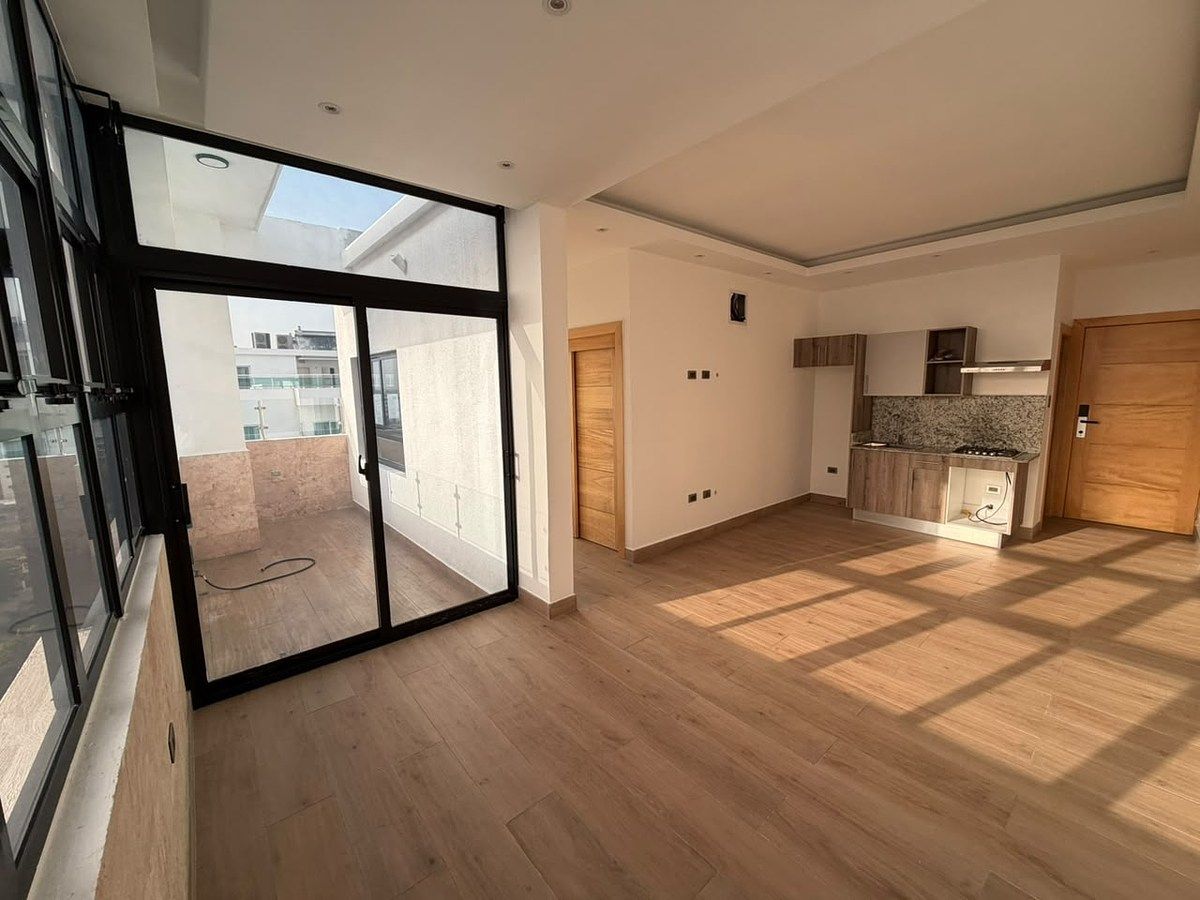 Piso alto en Alquiler, foto 1 de 21