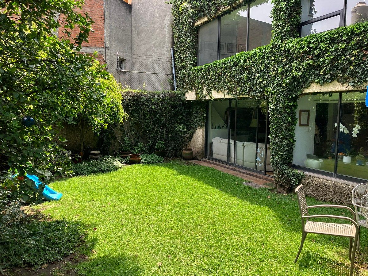 Casa à venda no condomínio Paseo de las Palmas, foto 1 de 18