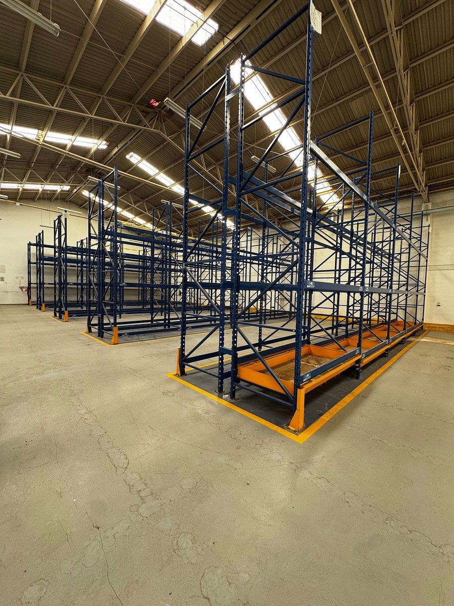 Planta/Armazém industrial à venda em Lerma, foto 1 de 29