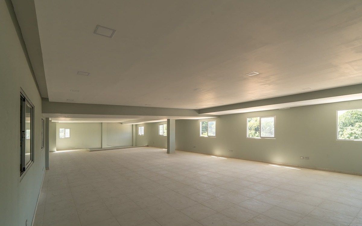 Nave en La Autopista Duarte, Santo Domingo Oeste, foto 2 de 5