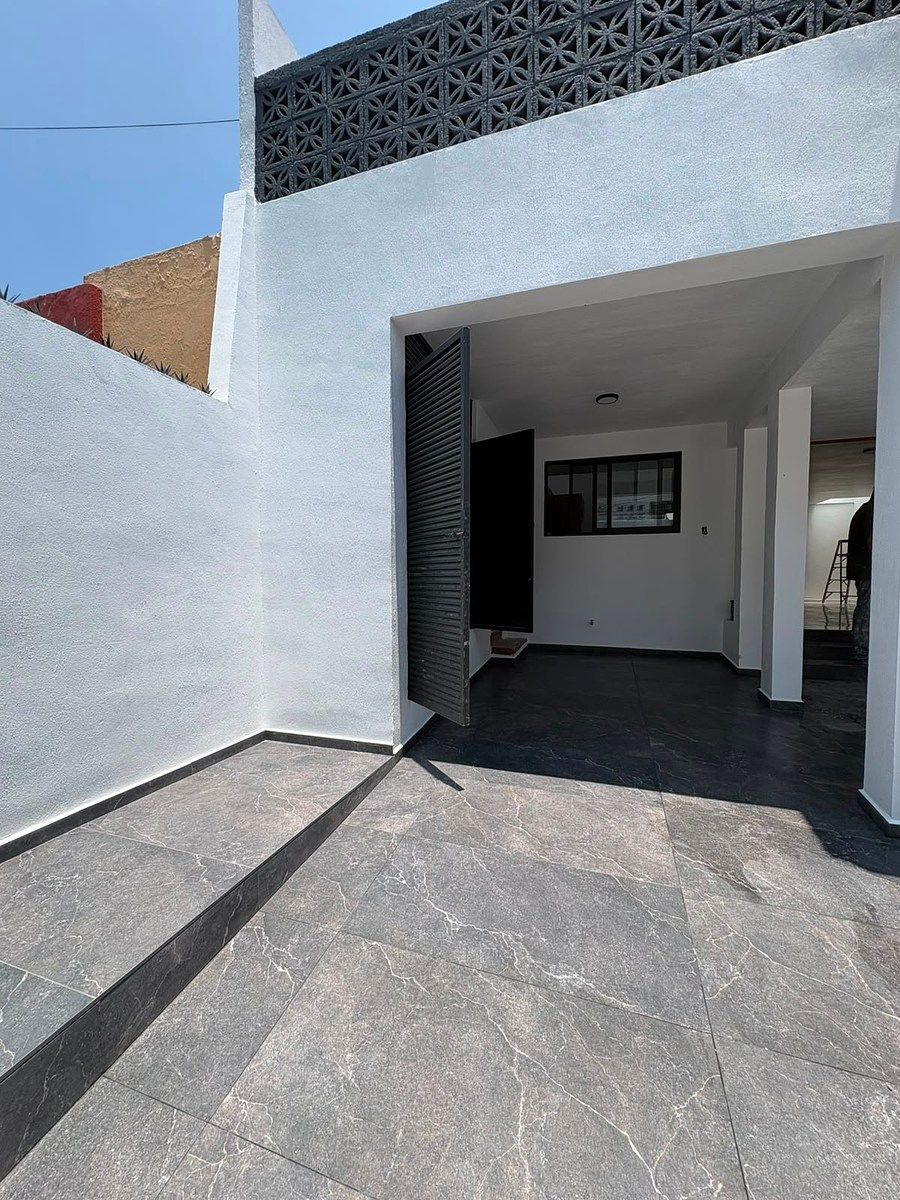 Casa en Jardines Del Sol, Zapopan, foto 2 de 17