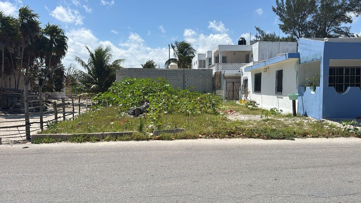 Lot in Chicxulub Puerto, Progreso, photo 3 of 4