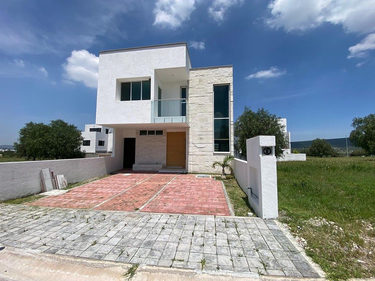 HOUSE NAZAS - PRESERVE ON CORREGIDORA, photo 1 of 35