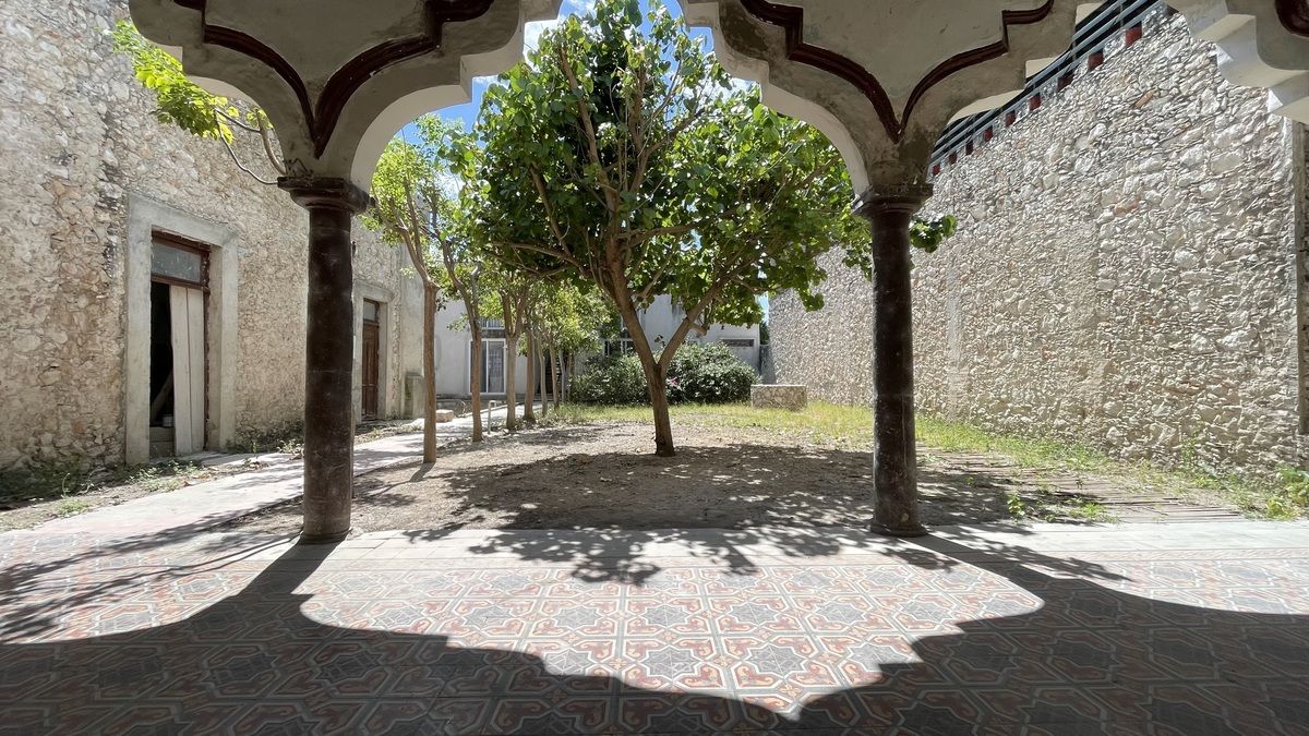 En venta Casona  muy cerca del zócalo de Mérida., foto 1 de 16