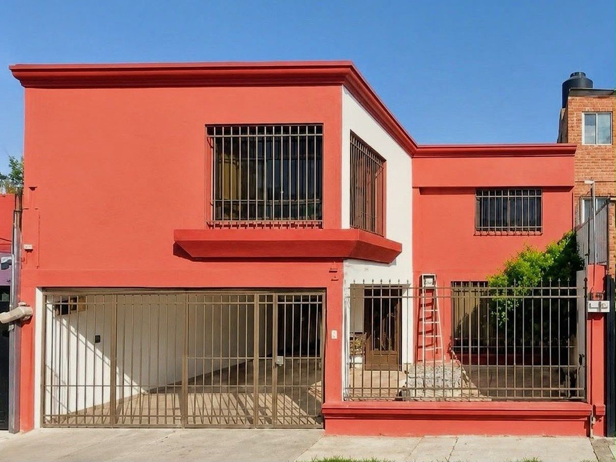 Excelente casa en venta, Impecable mantenimiento  a pasos de la López Mateos, foto 1 de 12