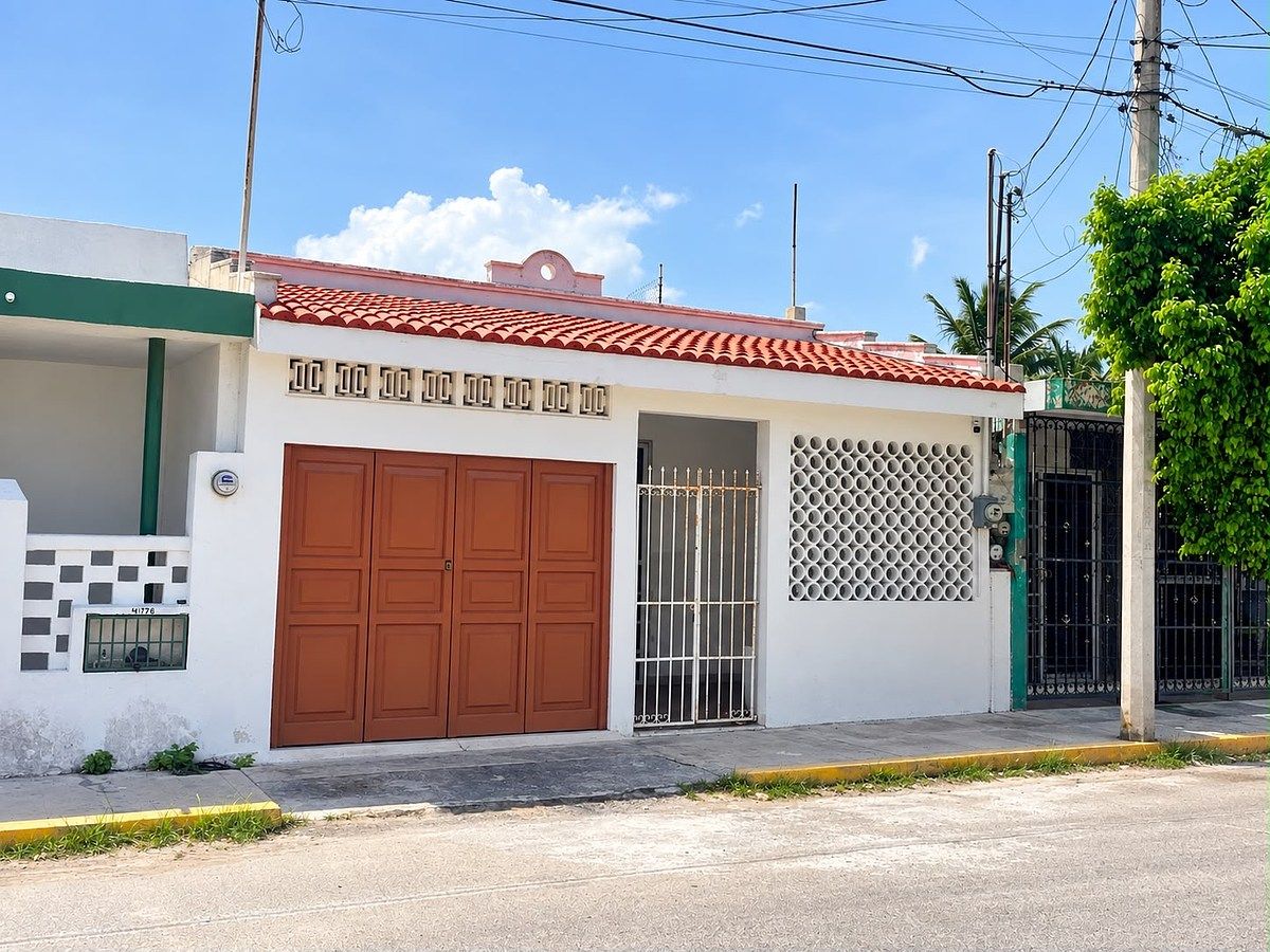 CASA EN RENTA AMUEBLADA Y EQUIPADA A POCOS METROS DEL MALECÓN DE PROGESO, foto 1 de 14