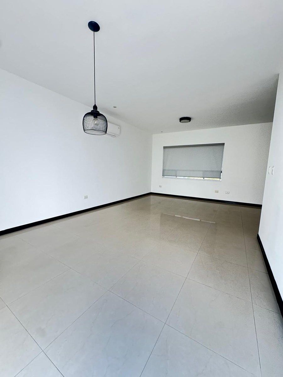 Casa em La Rioja Privada Residencial, Monterrey, foto 4 de 19