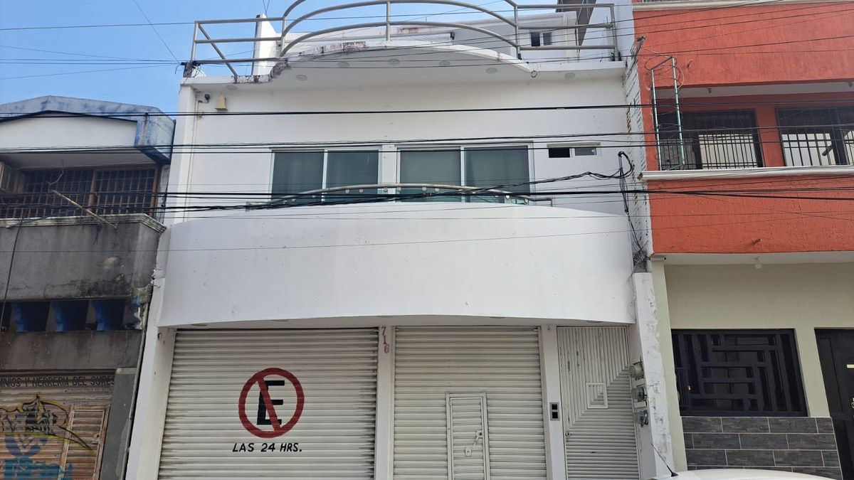 EDIFÍCIO À VENDA COM ESPAÇO COMERCIAL E ESCRITÓRIOS NO CENTRO DE TUXTLA, foto 1 de 32