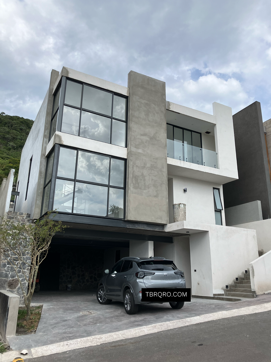 Cumbres del Cimatario Condominio Yuca casa en Venta