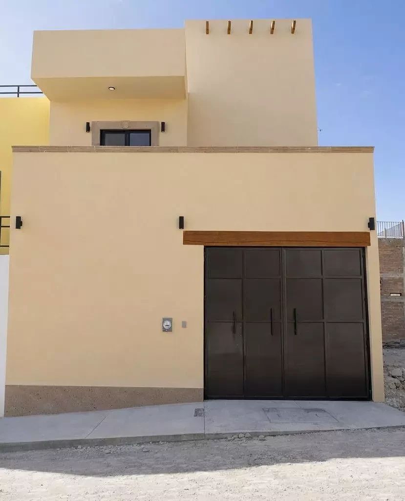 Casa Dorada Nova Construção Residencial 3 Andares Vida Moderna Perto do Centro, foto 1 de 9