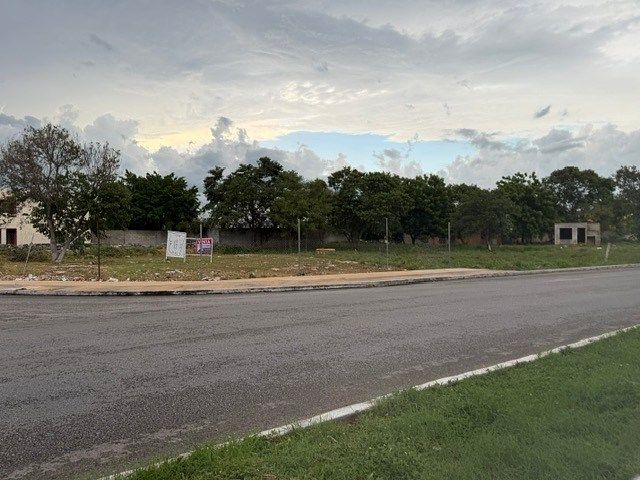 Lote em Paseos de Opichen, Mérida, foto 2 de 5