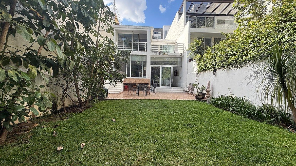 Casa em Lomas Altas, Zapopan, foto 2 de 12