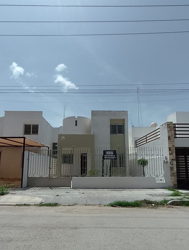 Casa en venta de tres recámaras con piscina Fracc. Real Montejo de Oportunidad, foto 1 de 40