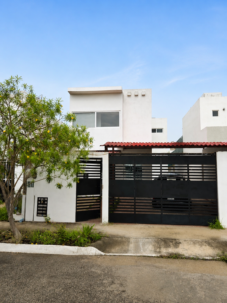 CASA DE 3 QUARTOS COM AMPLA VARANDA EM PASEOS DE MÉRIDA, foto 1 de 13