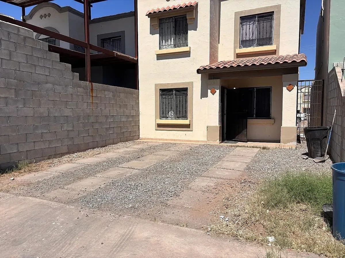 Casa en Quinta Granada, Mexicali, foto 2 de 12