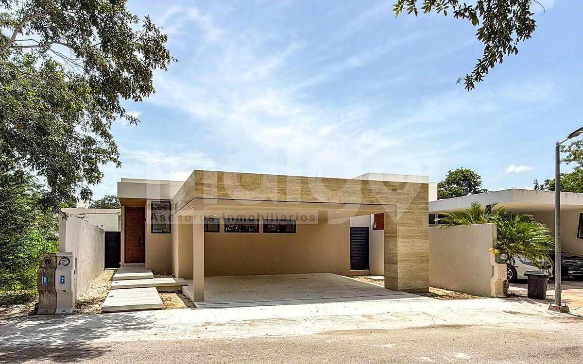 Casa en Venta en Mérida en Privada Chaactun, Zona Country Club