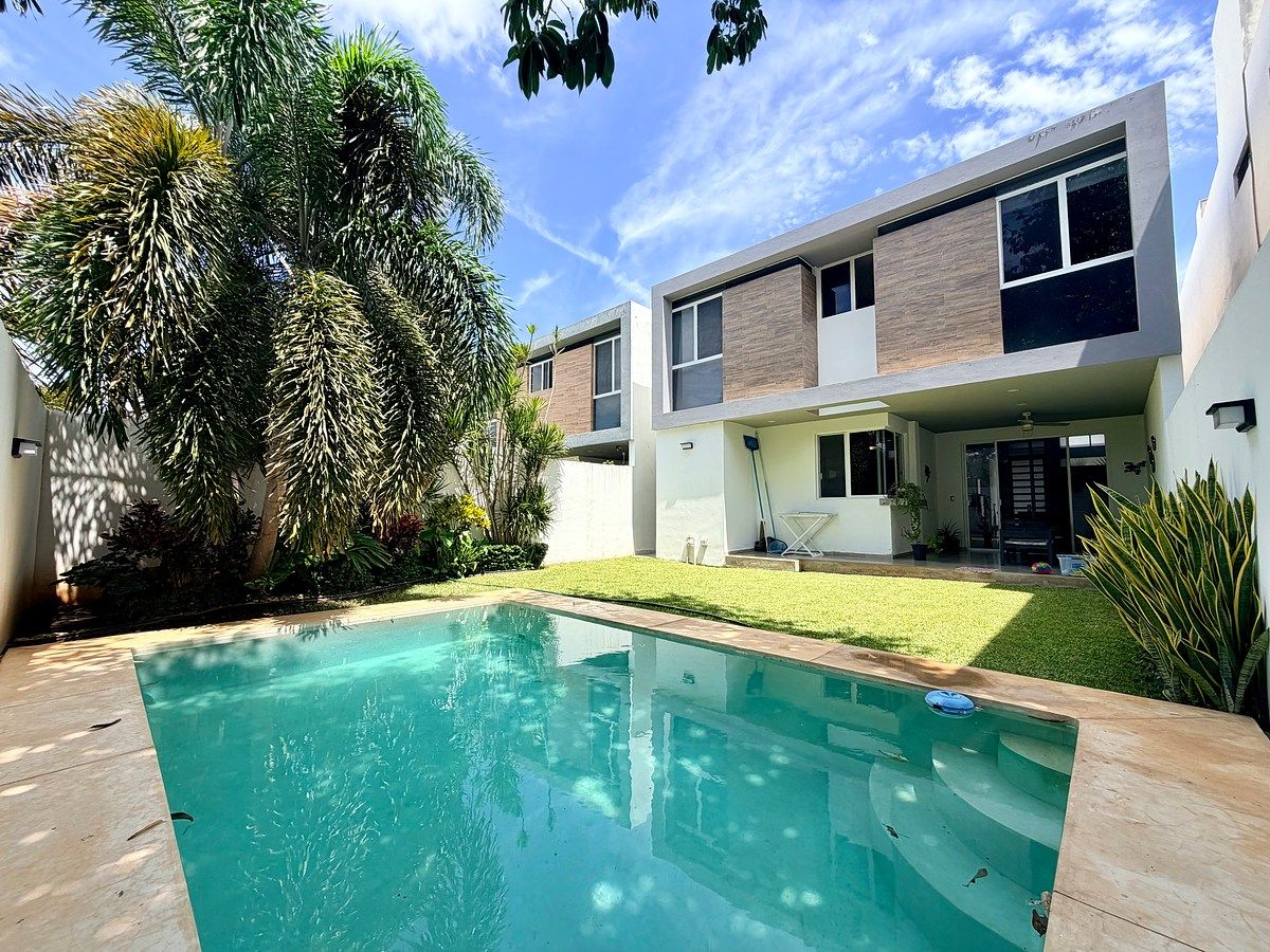 CASA EN VENTA EN PRIVADA ZENDERA CON 4 HABITACIONES Y DOBLE ALTURA, CONKAL, foto 1 de 14