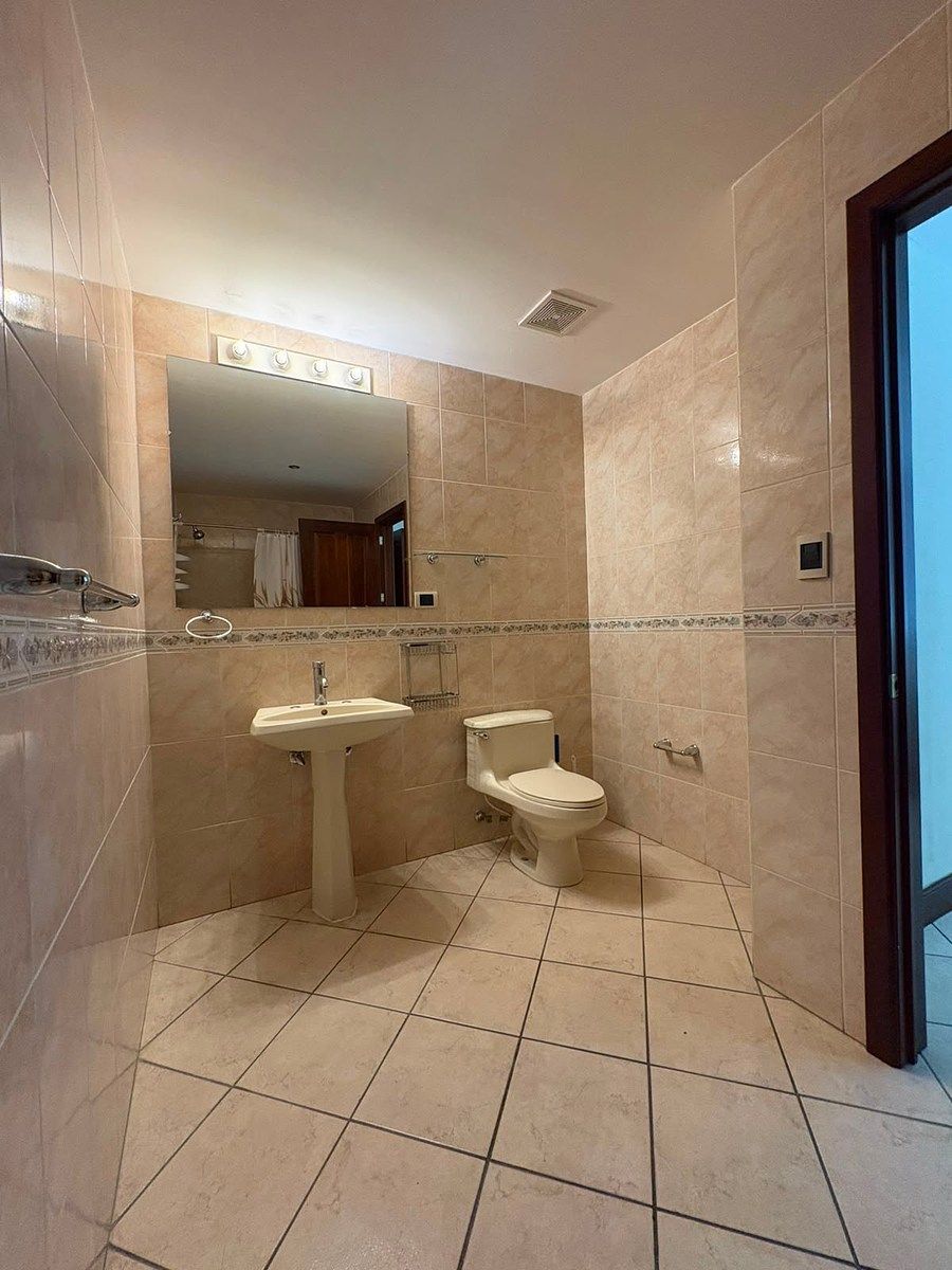 Apartamento en Zona 10, Guatemala, foto 8 de 14