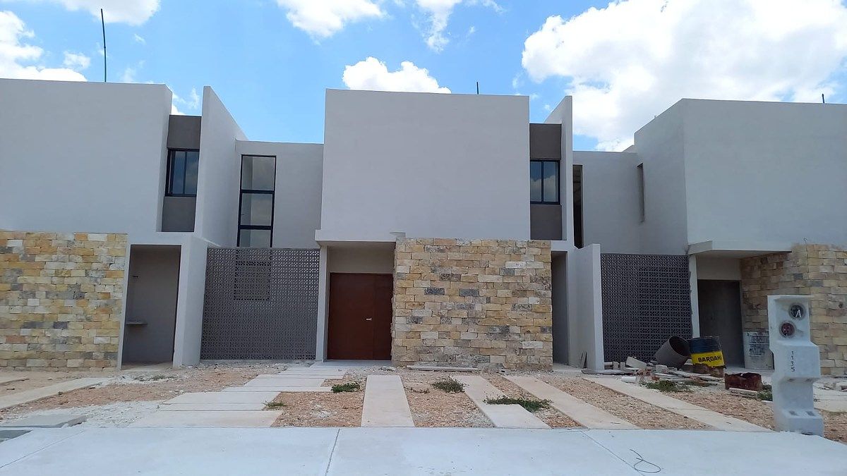 VENDE-SE CASA COM TRÊS QUARTOS NO NORTE DE MÉRIDA, foto 1 de 13