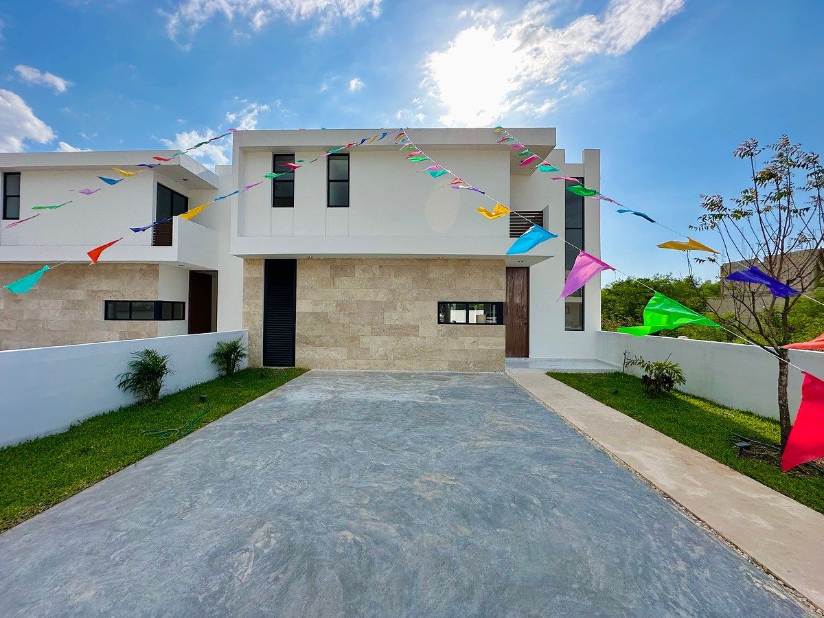 Casa de 3 Recámaras con Piscina en Gran Muré Dzityá Mérida