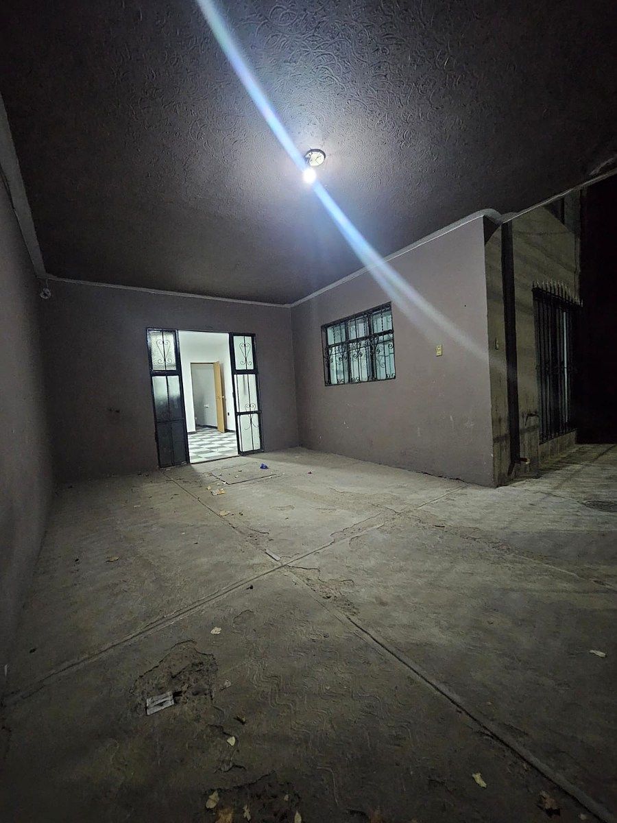 Casa à Venda na Col. Genaro Vazquez, Dgo., México, foto 1 de 26