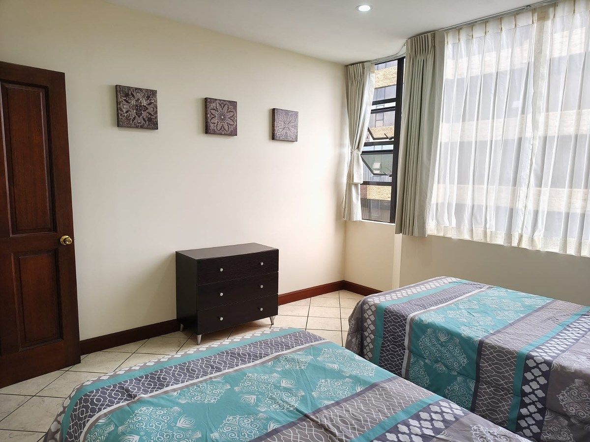 Apartamento en Zona 10, Guatemala, foto 7 de 16