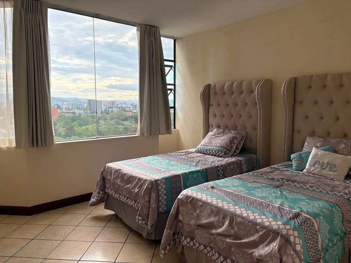 Apartamento en Zona 10, Guatemala, foto 8 de 16