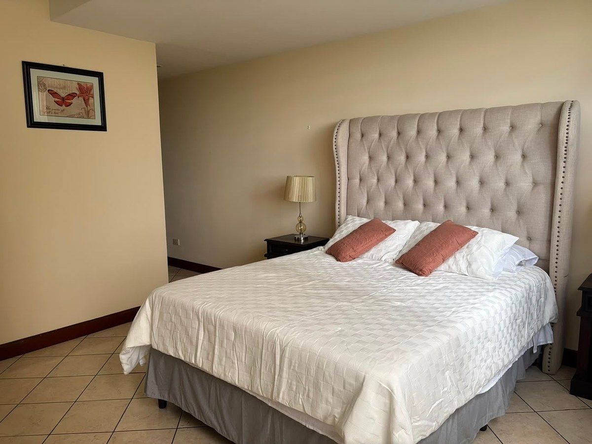 Apartamento en Zona 10, Guatemala, foto 10 de 16
