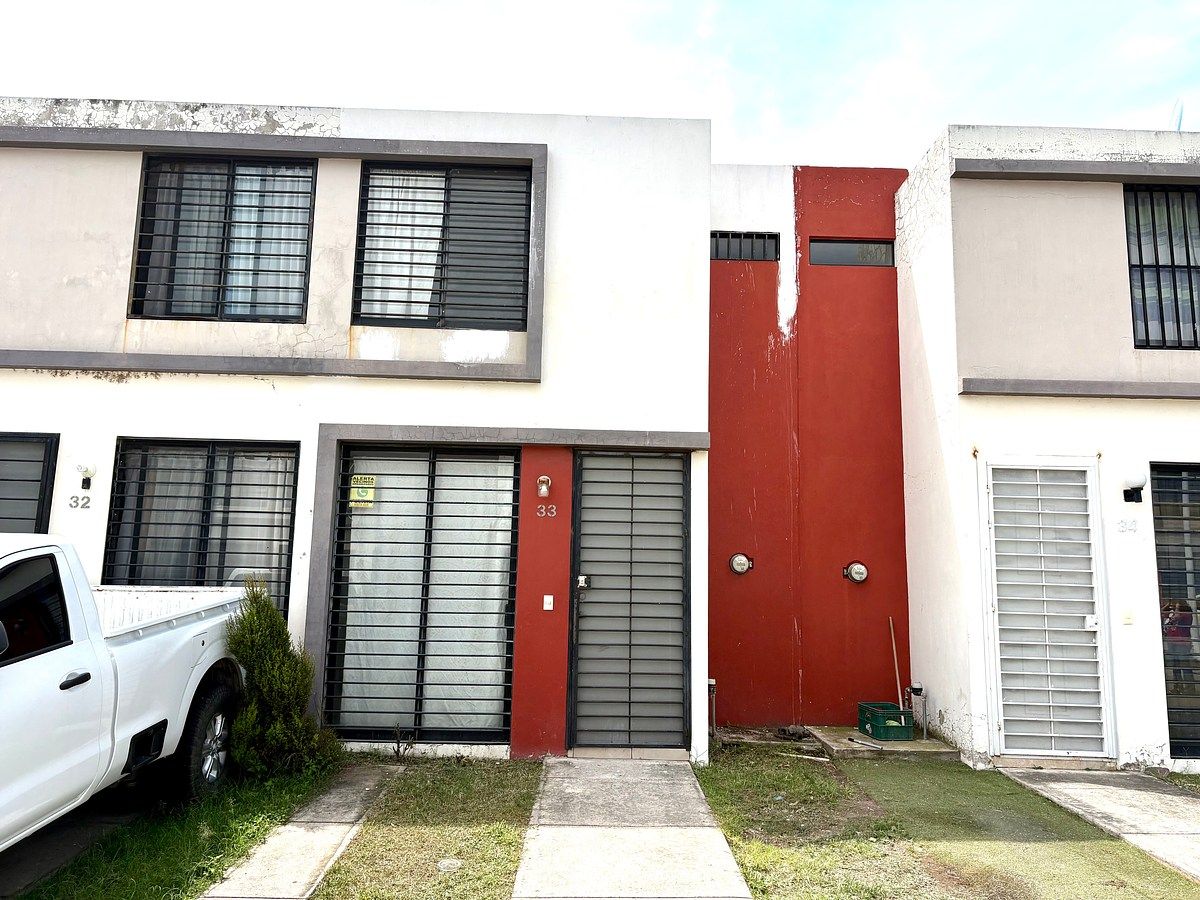 CASA COM 3 QUARTOS EM VISTA SUR, foto 1 de 23