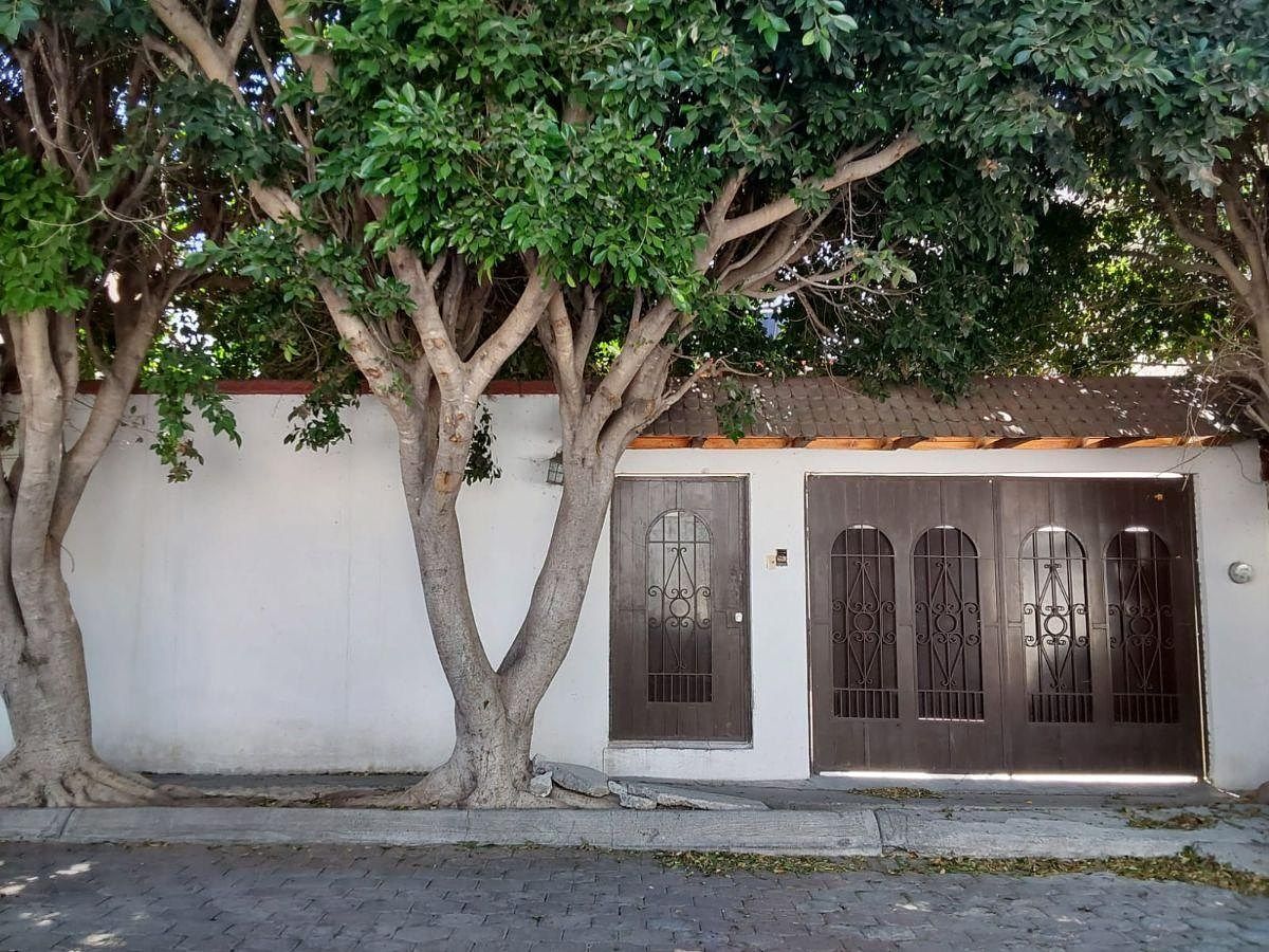 Casa para Remodelar à Venda, Colinas del Cimatario., foto 1 de 18