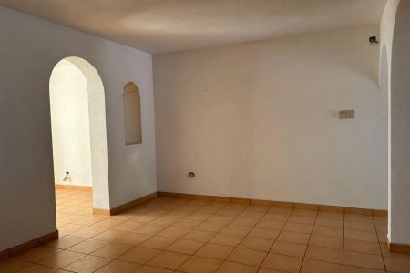 Casa Para Remodelar en Venta, Colinas del Cimatario.