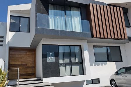 CASA EN OLIVOS RESIDENCIAL