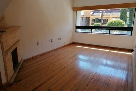 AMPLIA Y BIEN UBICAD CASA  EN CASTORENA
