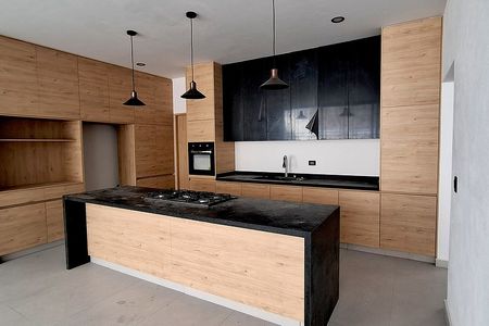 RESIDÊNCIA 4ª QUARTO NO TÉRREO COM VESTIDOR | EM LOMAS DE JURIQUILLA