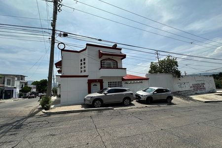 HOUSE FOR SALE ON THE NORTHWEST BYPASS