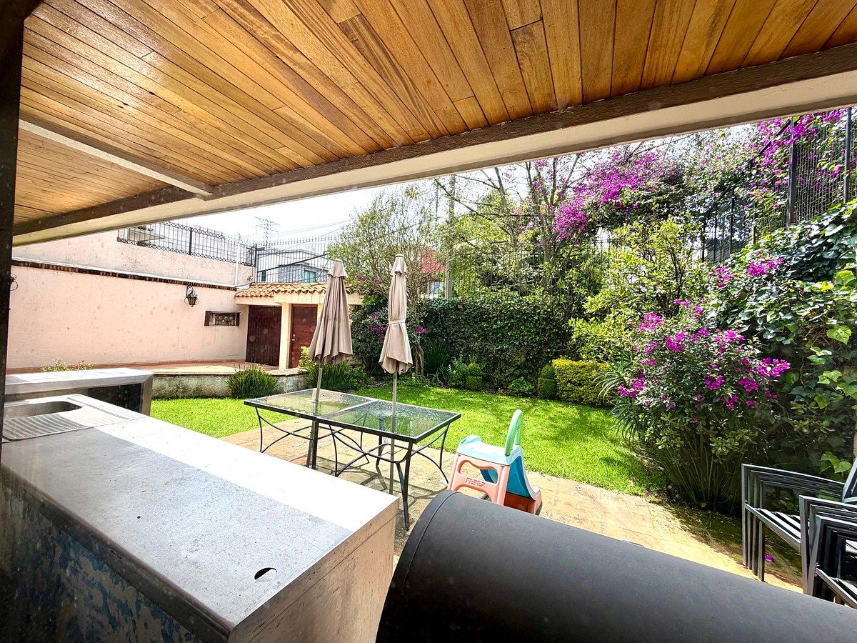 Casa en venta,  con jardín y terraza, Lomas de Tecamachalco, sección Bosques., foto 1 de 43