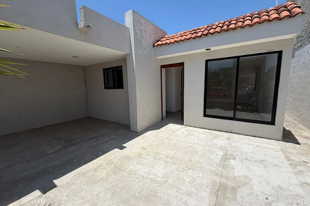 CASA RESIDENCIAL EN MÉRIDA ZONA PONIENTE