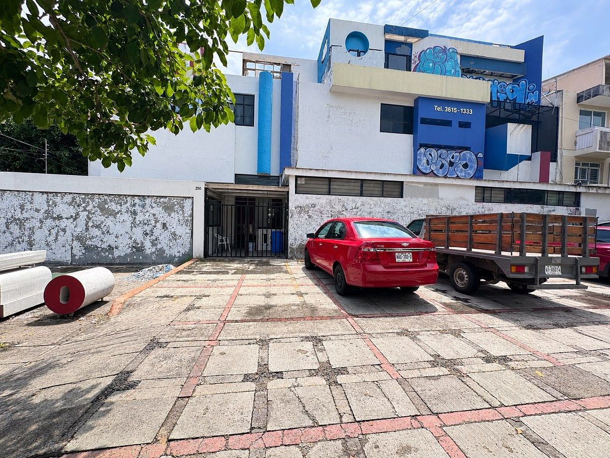 Casa en venta o renta en Av. Américas - foto 1
