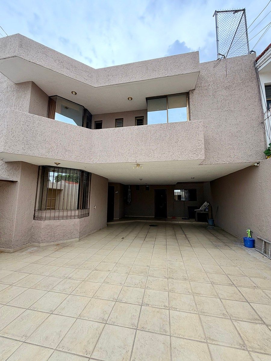 Casa em Los Pinos, Zapopan, foto 3 de 49