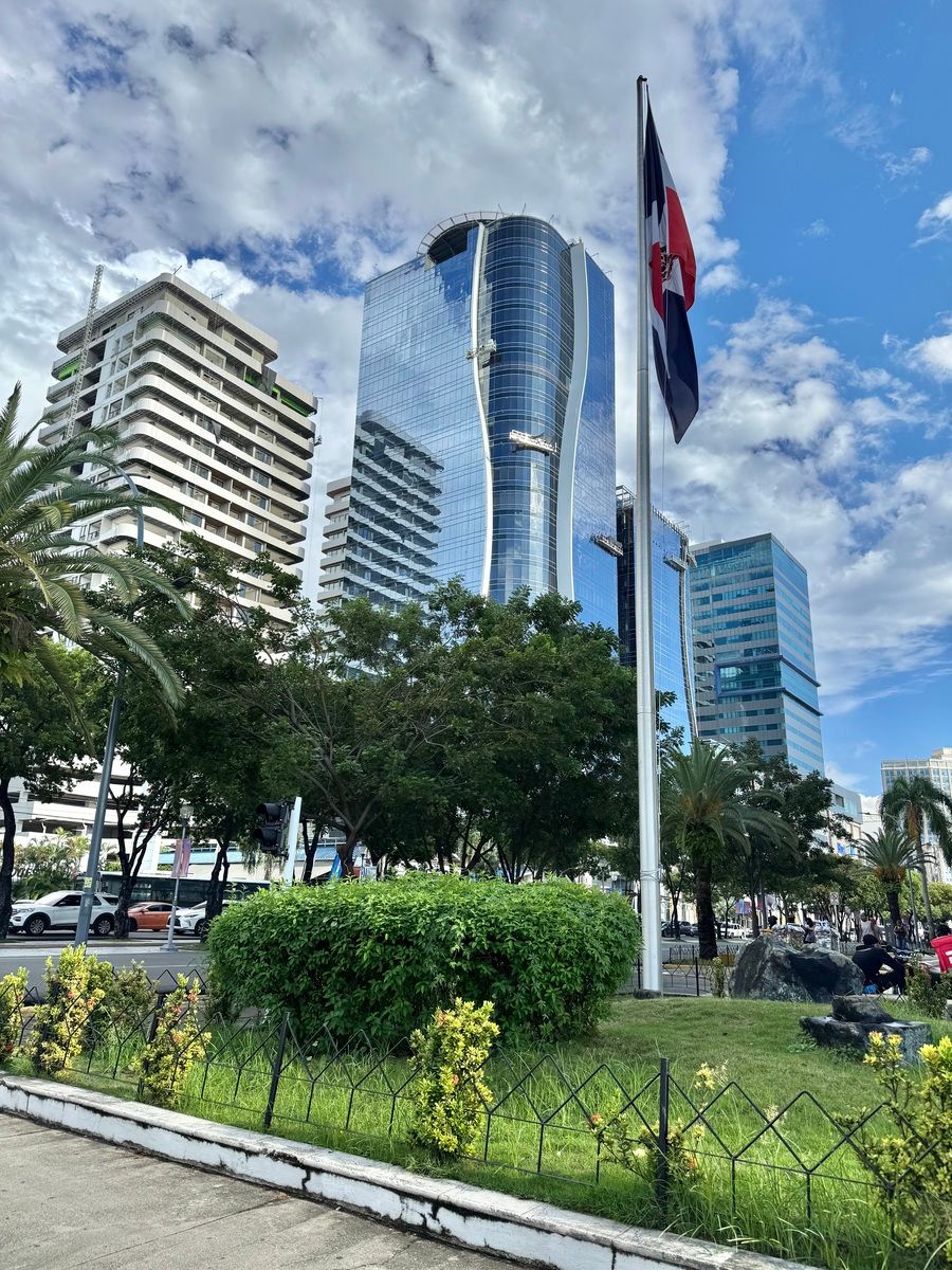 Oficina Ejecutiva Nueva en Piantini, foto 1 de 8