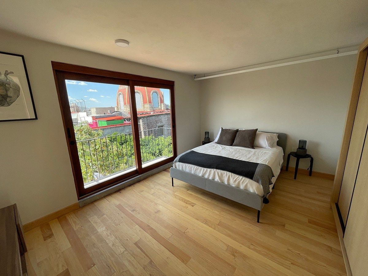 Departamento en casona catalogada con balcón 84.96 m2