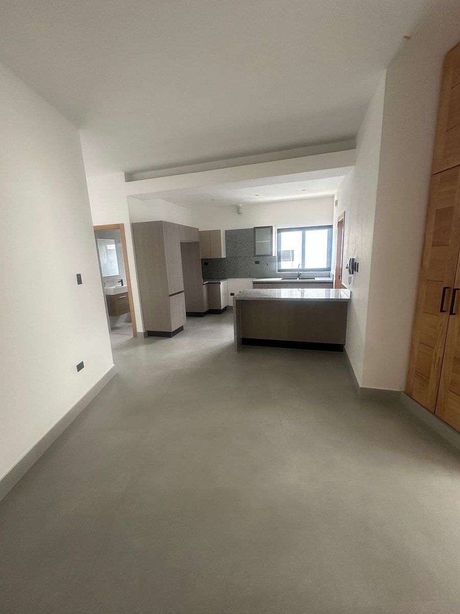 Apartamento de 1 Habitación con Walking Closet y Cuarto de Servicio en Las Caste, foto 1 de 7