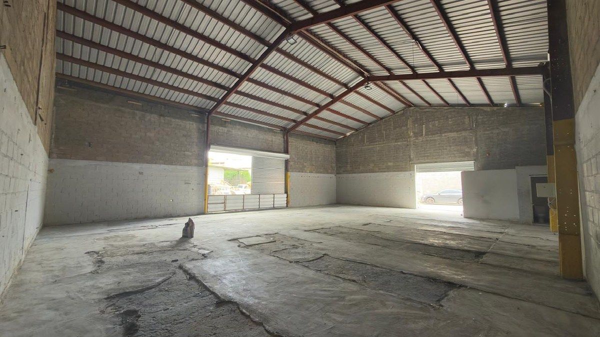 Nave en Manoguayabo, Santo Domingo Oeste, foto 7 de 7
