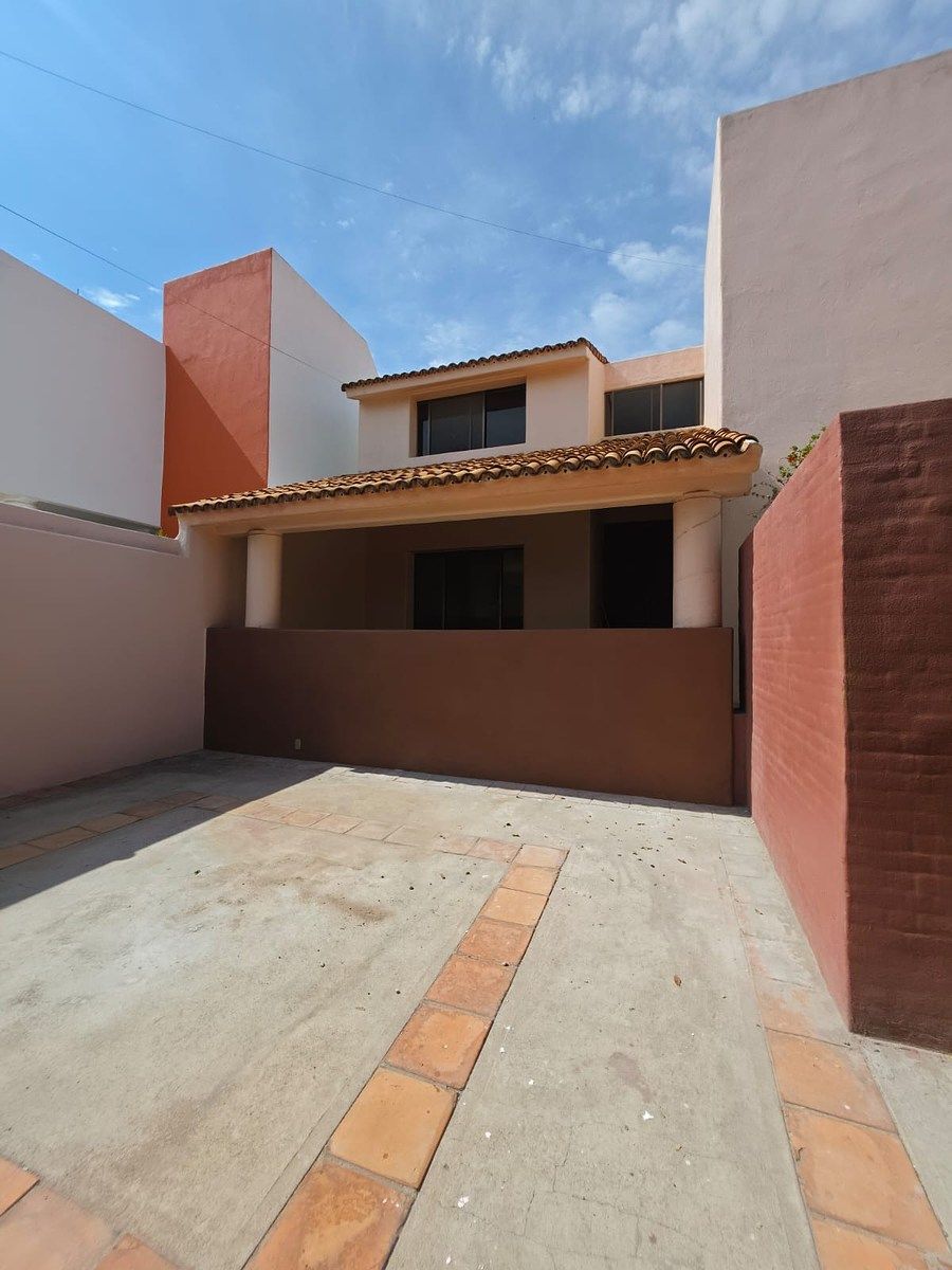 CASA À VENDA EM LOMAS 4ª SEÇÃO., foto 1 de 24
