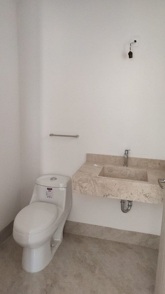 Medio baño P.B., foto 2 de 16