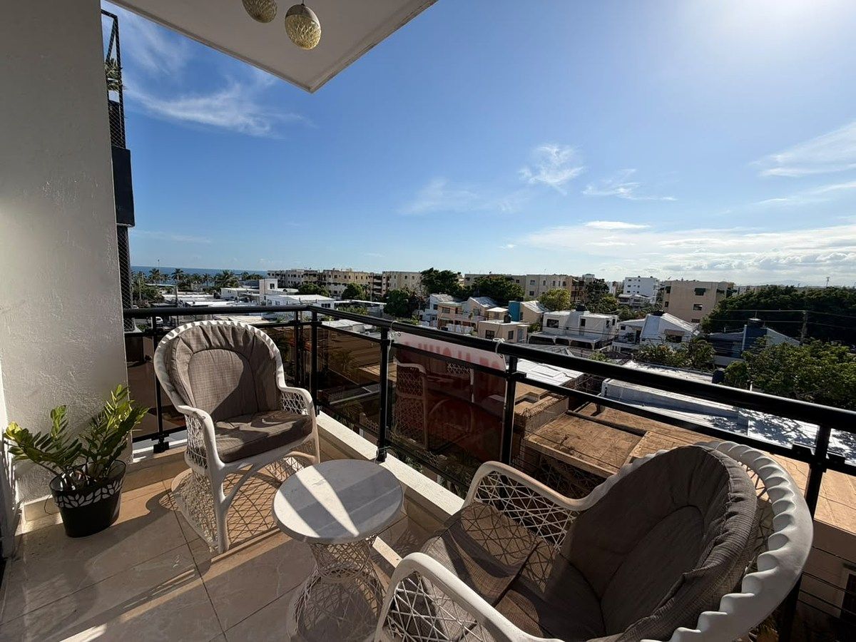 Apartamento amueblado con vista al mar, foto 1 de 18